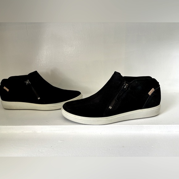 ECCO Women's side zipper sneaker bootie - Picture 1 of 5